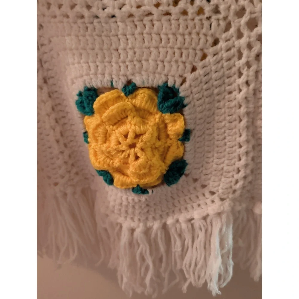 Vintage Handmade Afghan Throw Granny Square White Yellow Green Floral 56